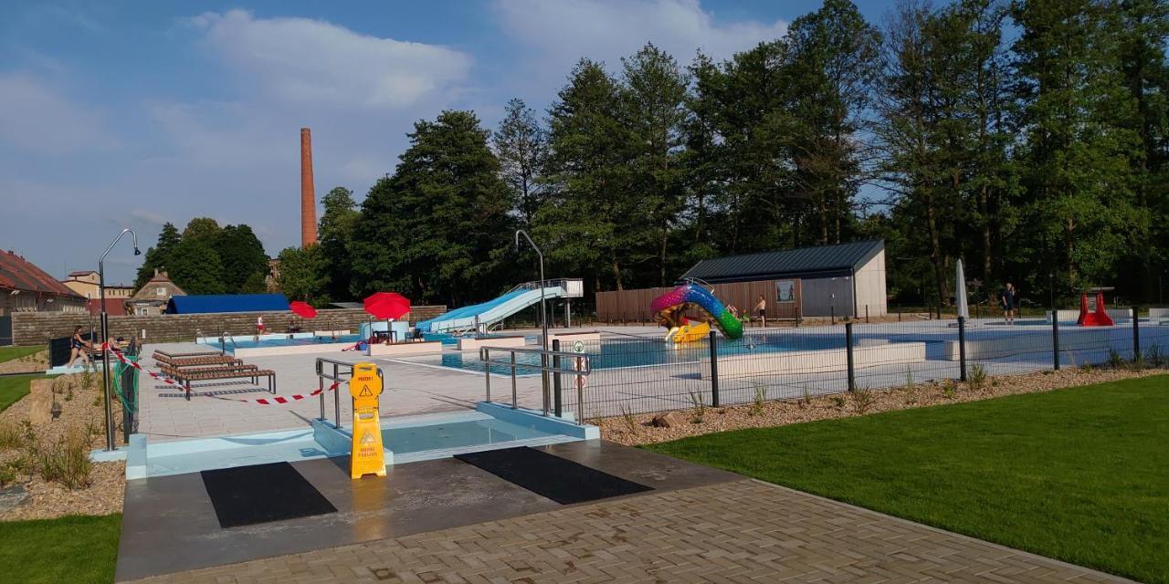 Apartman Namesti Hostinne Bagian luar foto