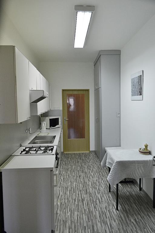 Apartman Namesti Hostinne Ruang foto